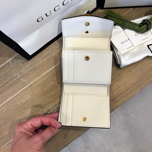 AUTHENTIC Full Set GUCCI SYLVIE LEATHER WALLET TRI FOLD WHITE & GOLD - Picture 3 of 12